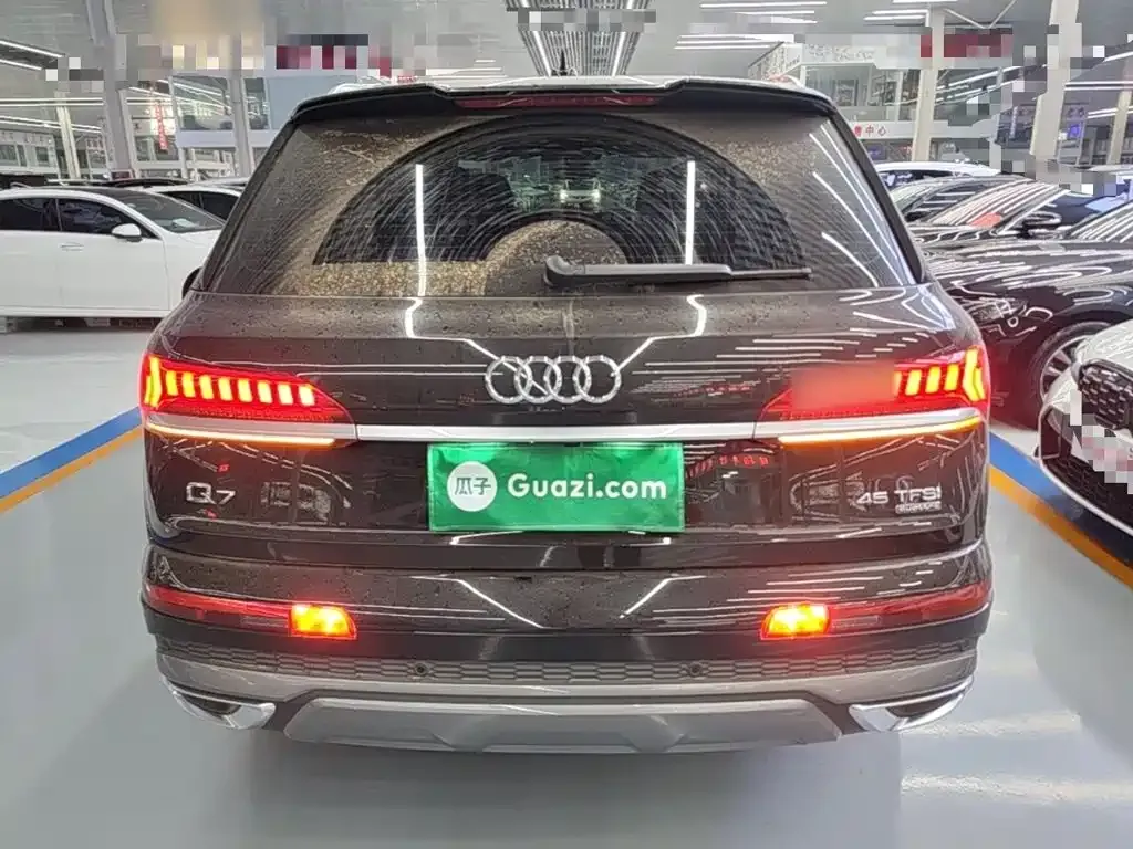 Audi Q7 — фото 7