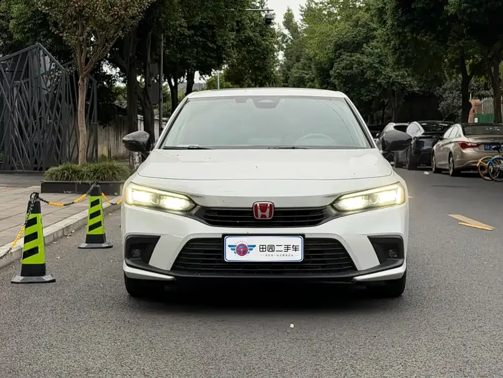 Honda Civic — фото 10