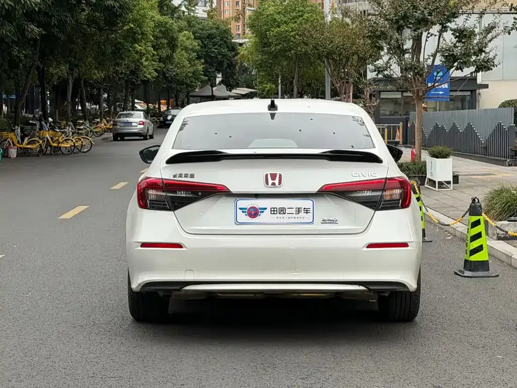 Honda Civic — фото 8