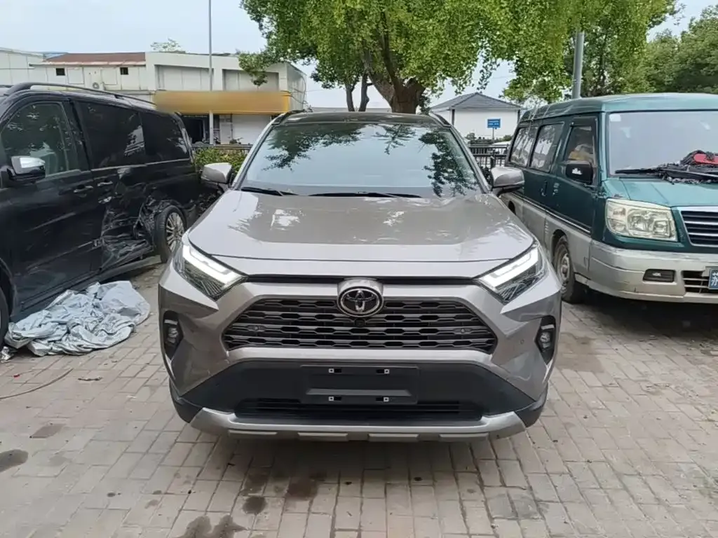 Toyota RAV4 — фото 8