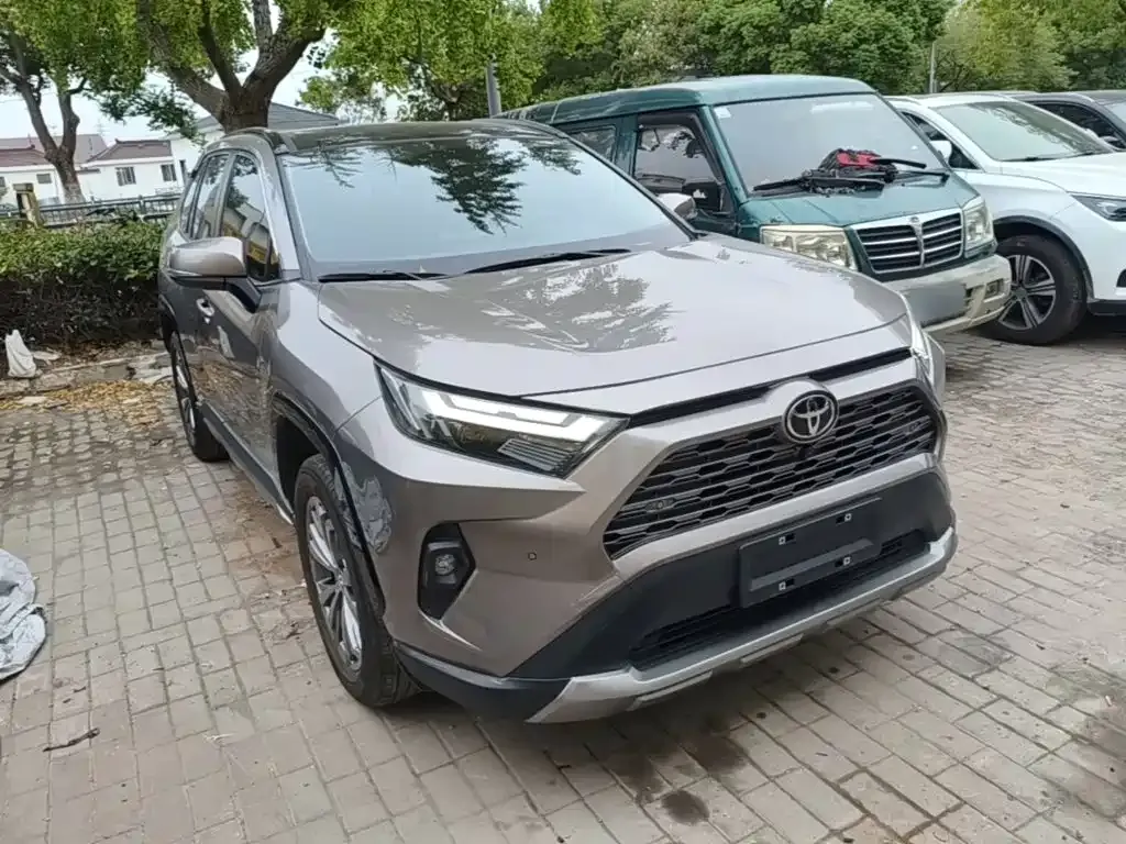 Toyota RAV4 — фото 9