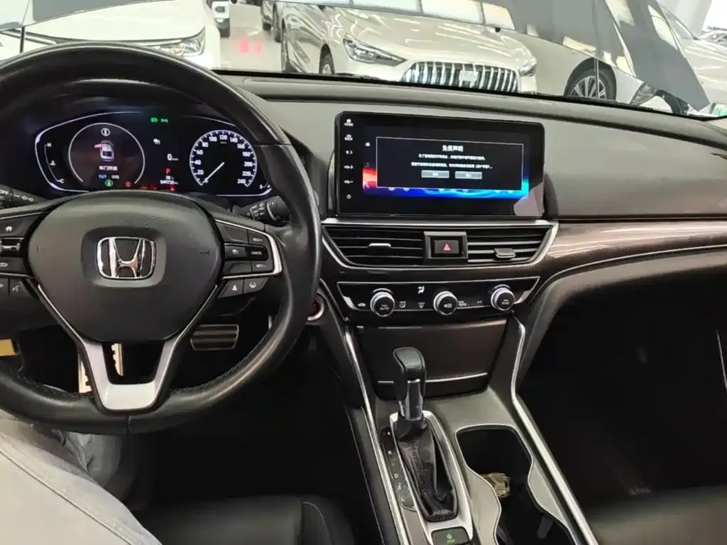 Honda Accord — фото 7