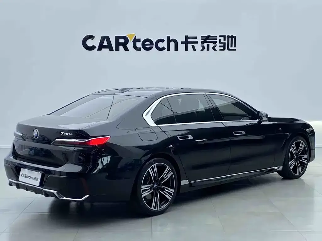 BMW 7 Series — фото 2