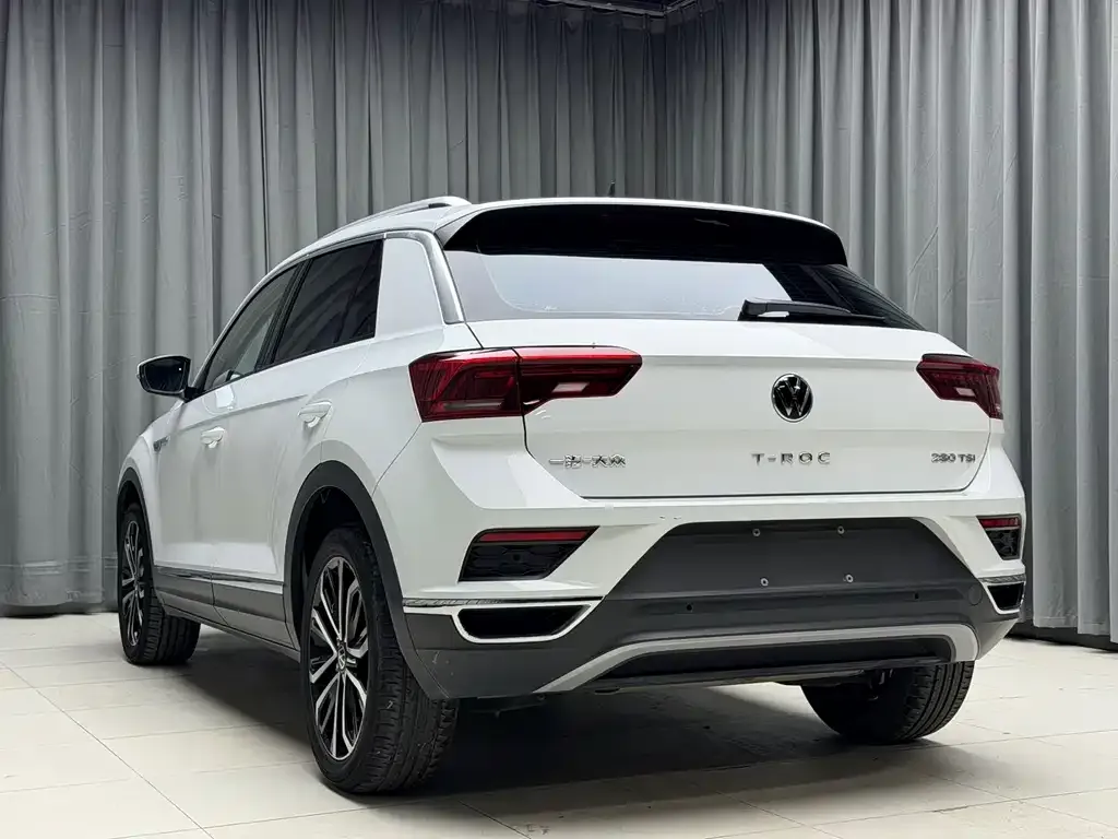 Volkswagen T-Roc — фото 8