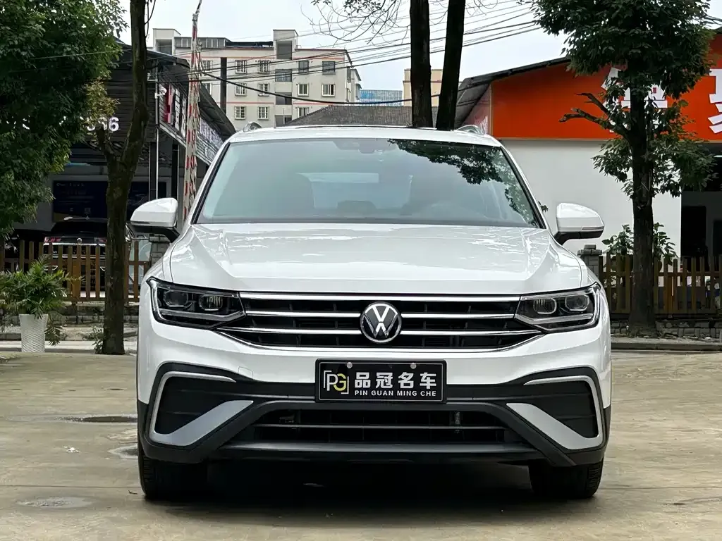 Volkswagen Tiguan L — фото 4