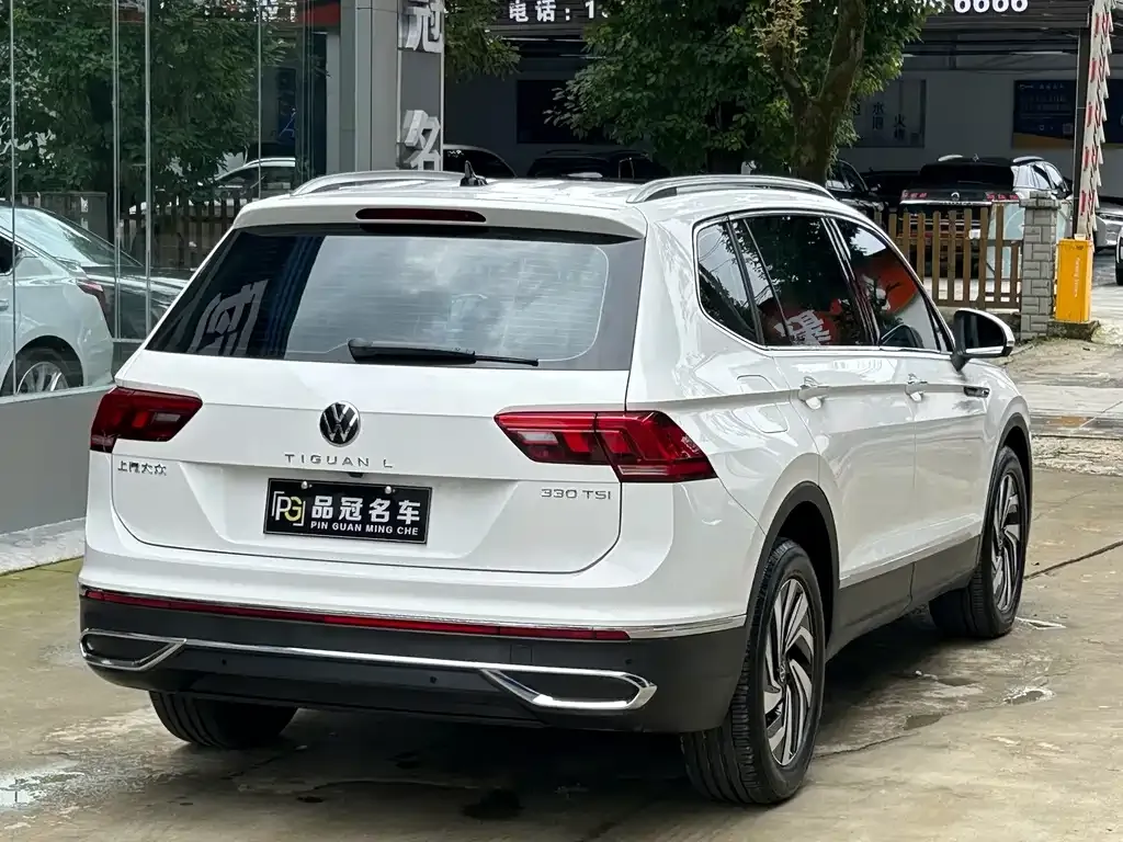 Volkswagen Tiguan L — фото 7