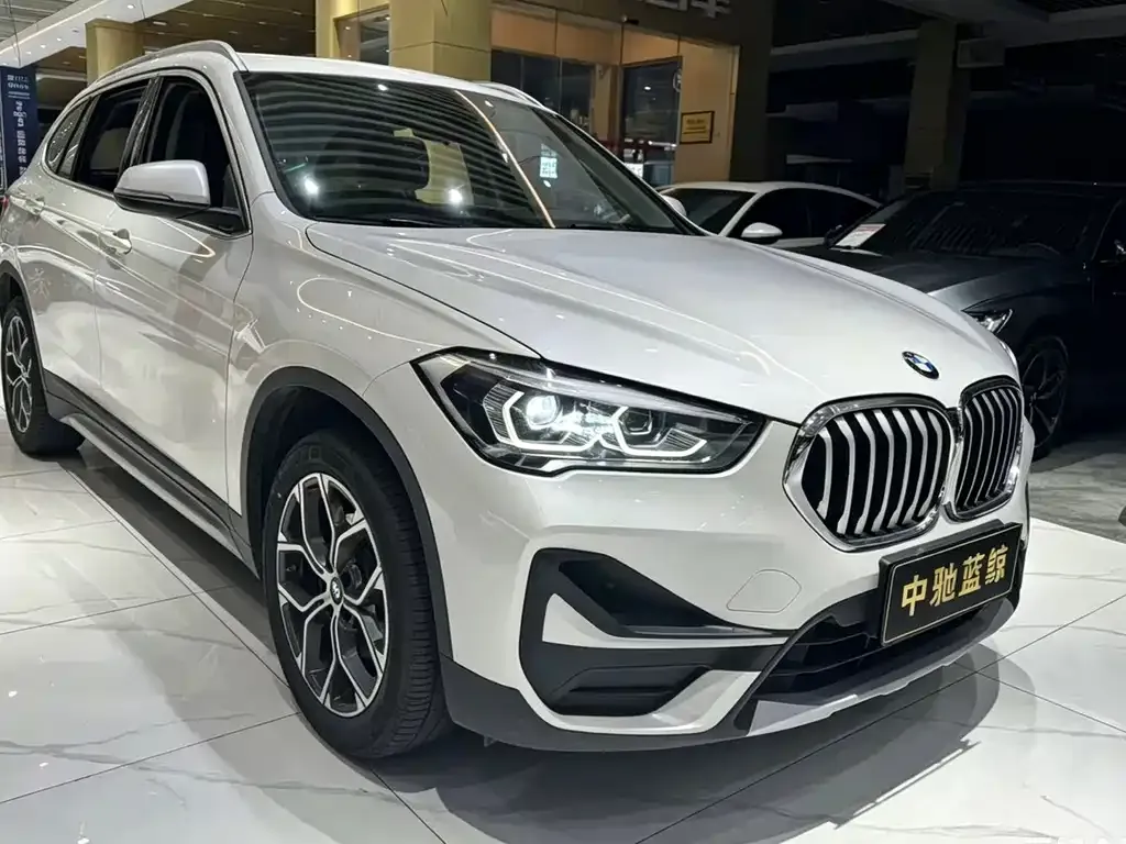 BMW X1 — фото 8