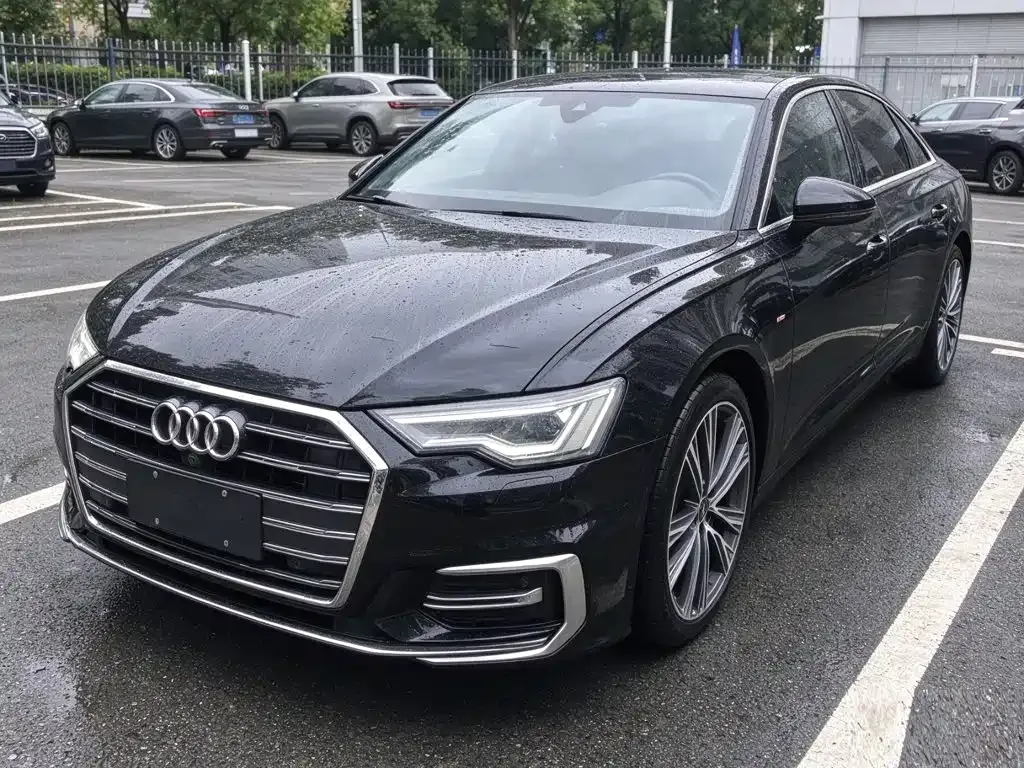 Audi A6L — фото 1