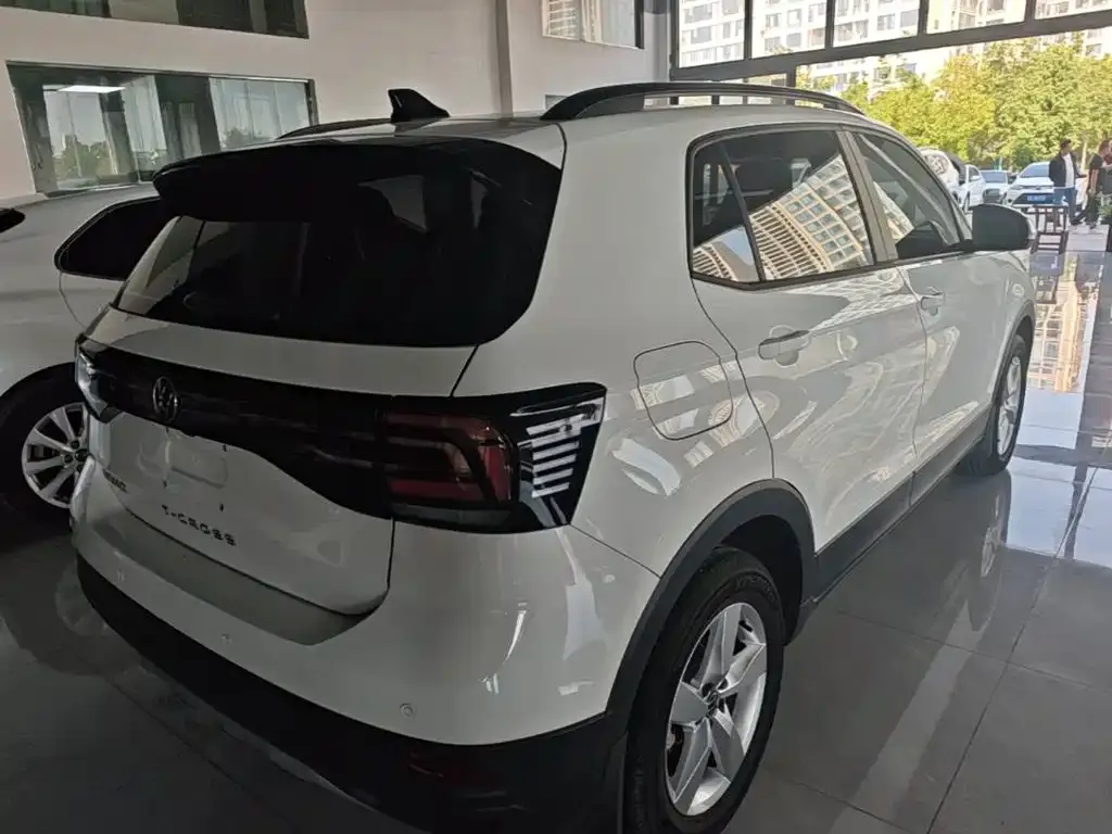 Volkswagen T-Cross — фото 10