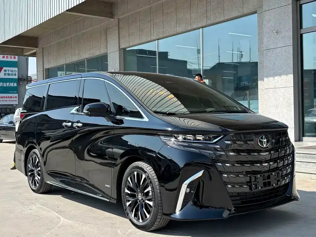 Toyota Alphard — фото 8