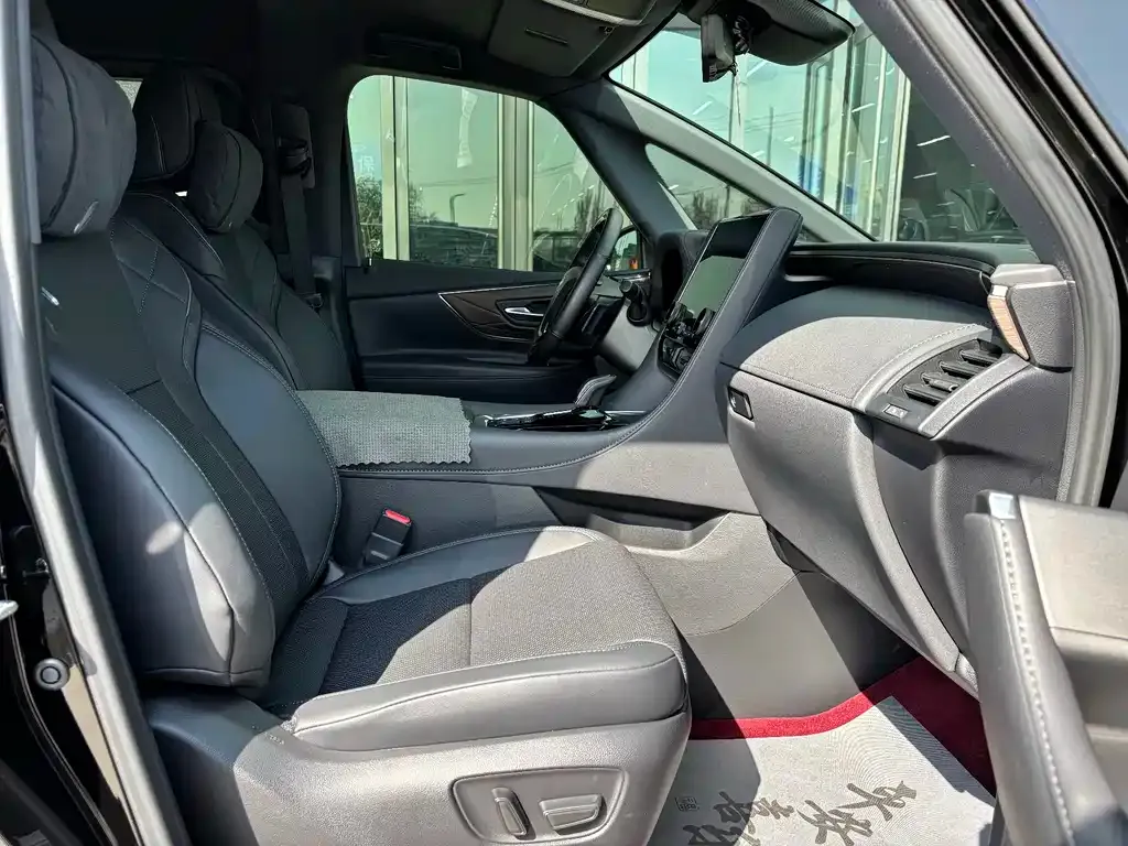 Toyota Alphard — фото 3