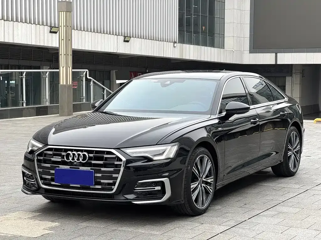 Audi A6L — фото 1