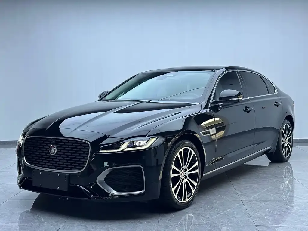 Jaguar XFL — фото 1
