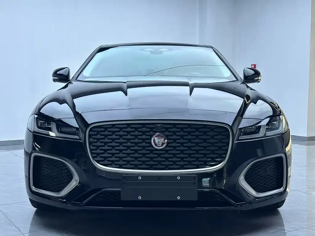 Jaguar XFL — фото 2