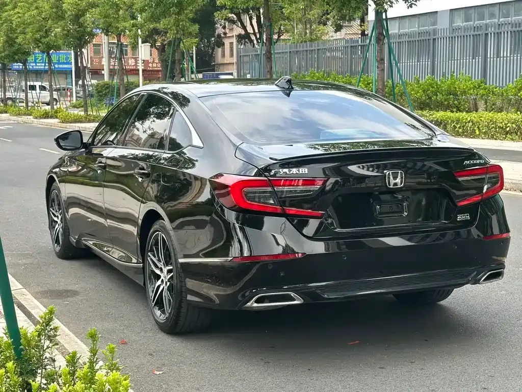 Honda Accord — фото 4