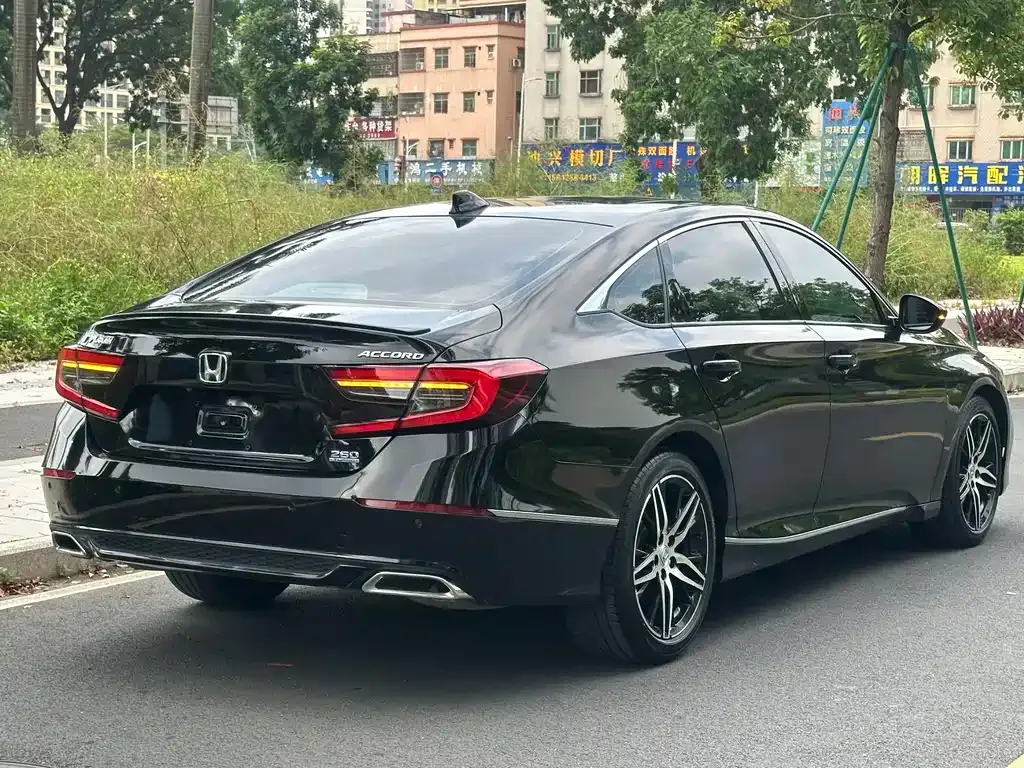 Honda Accord — фото 6