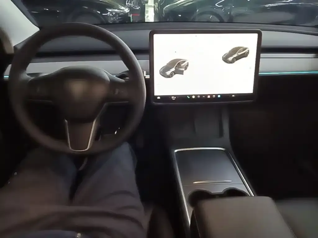Tesla Model Y — фото 4