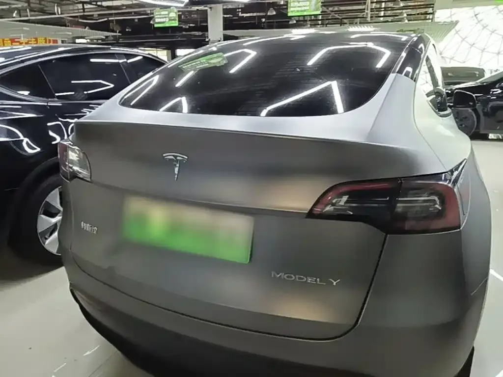 Tesla Model Y — фото 10