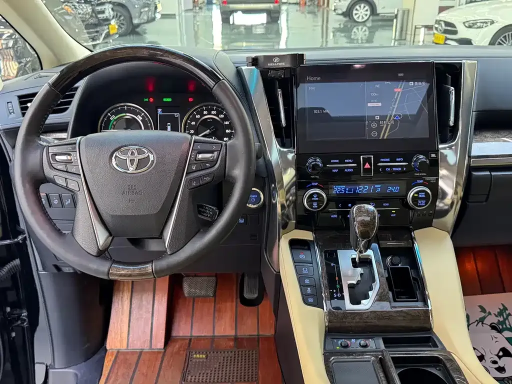 Toyota Vellfire — фото 9