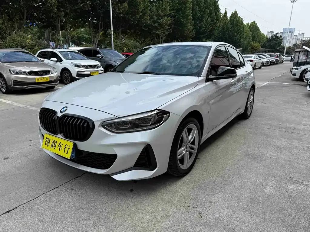 BMW 1 Series — фото 1