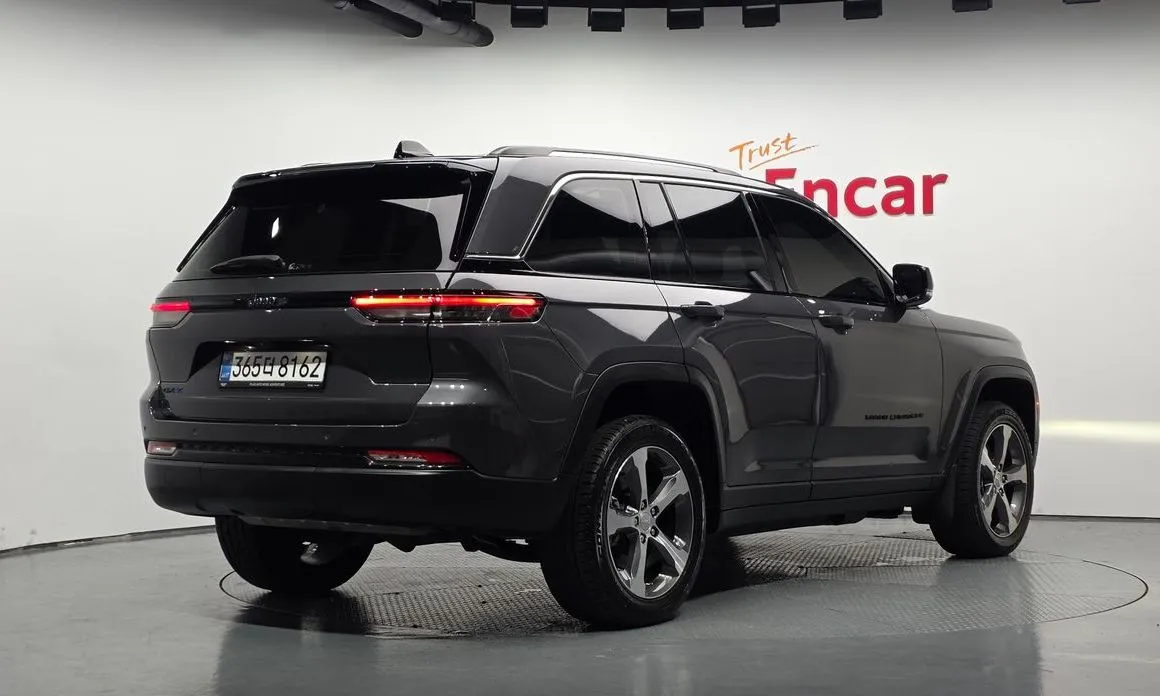 Jeep Cherokee — фото 7