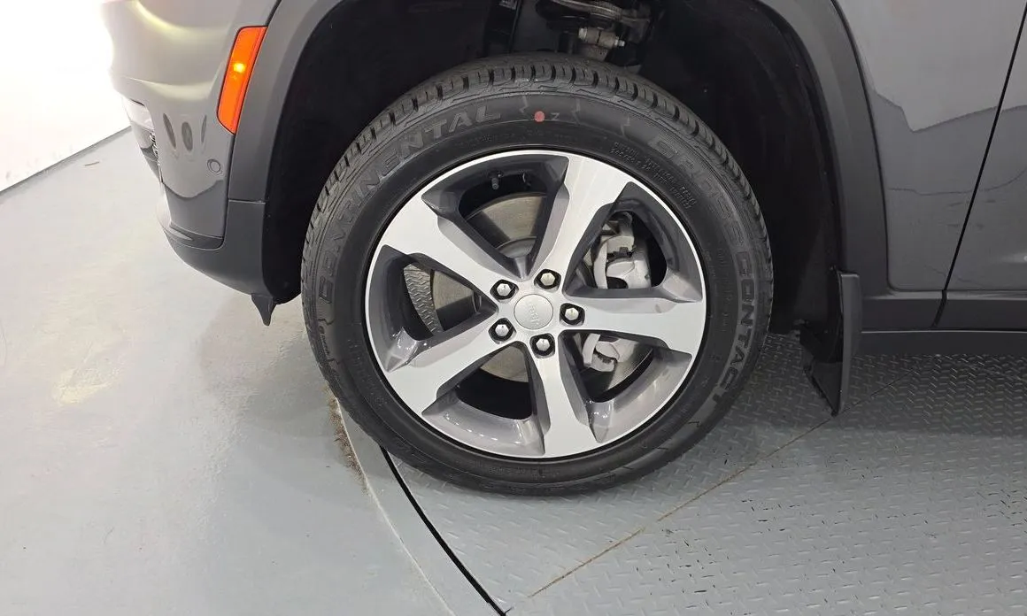 Jeep Cherokee — фото 2