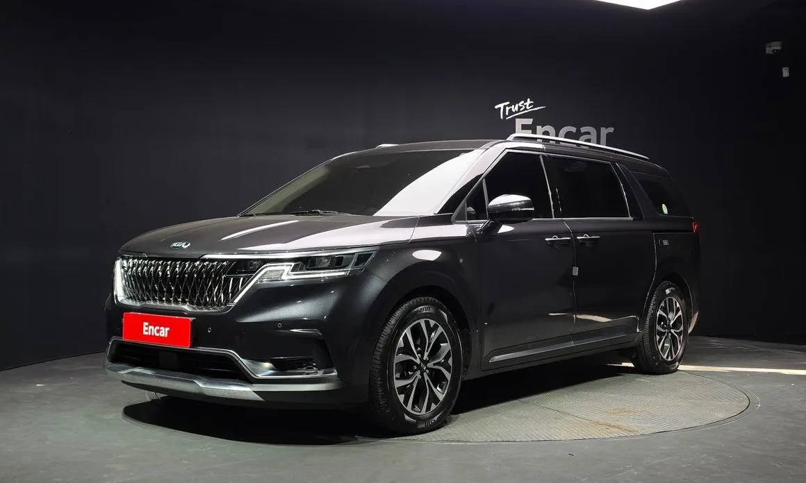 Kia Carnival — фото 1