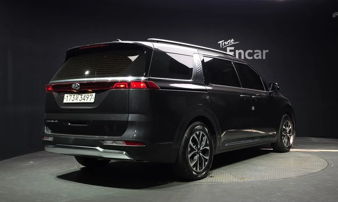 Kia Carnival — фото 10