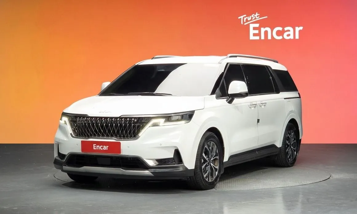 Kia Carnival — фото 1