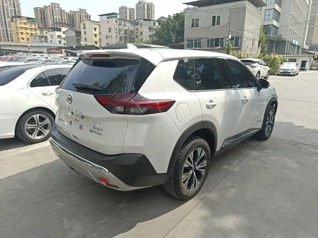 Nissan X-Trail — фото 10