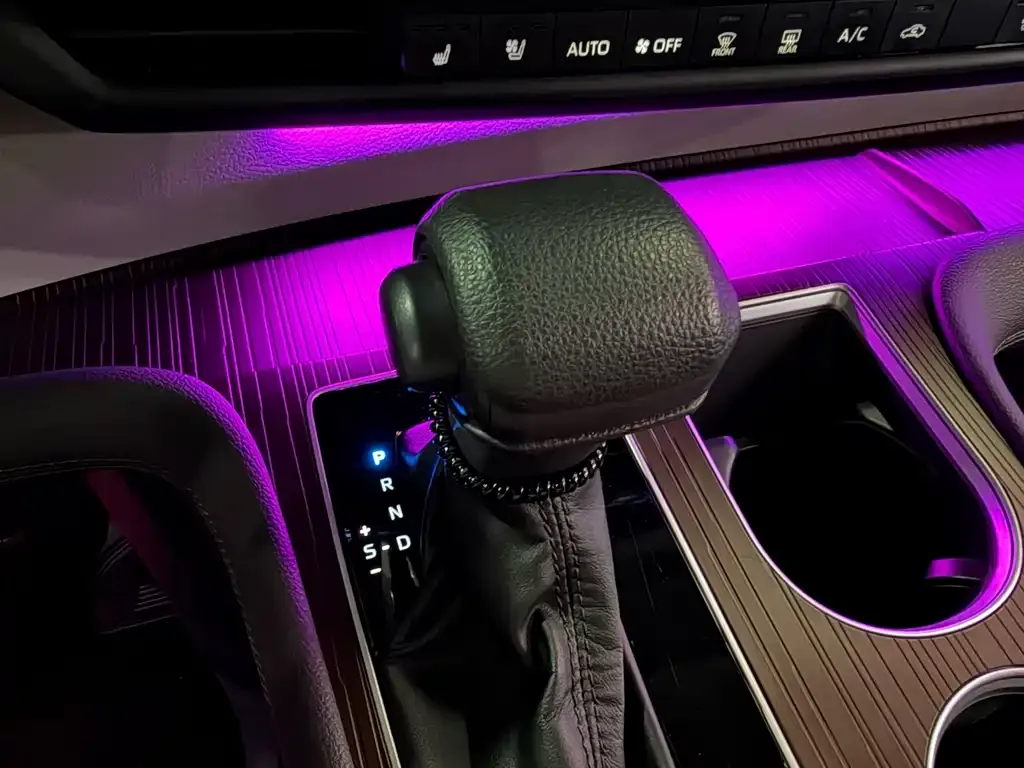 Toyota Granvia — фото 3