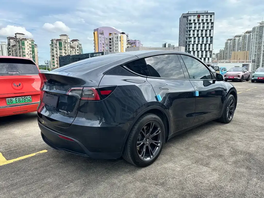 Tesla Model Y — фото 4