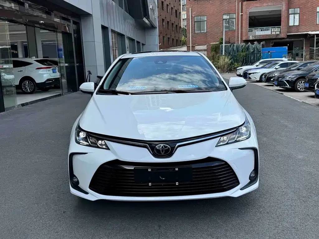 Toyota Corolla — фото 3