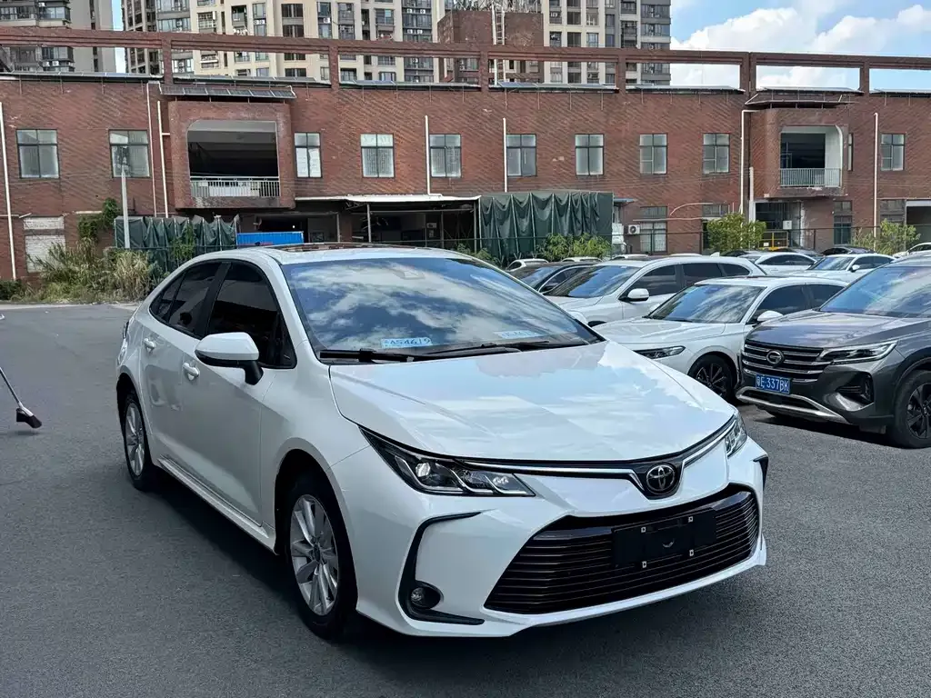 Toyota Corolla — фото 6