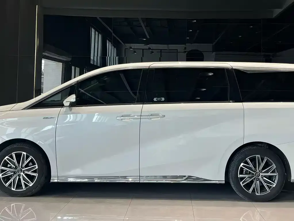 GAC Motor Trumpchi M8 — фото 2