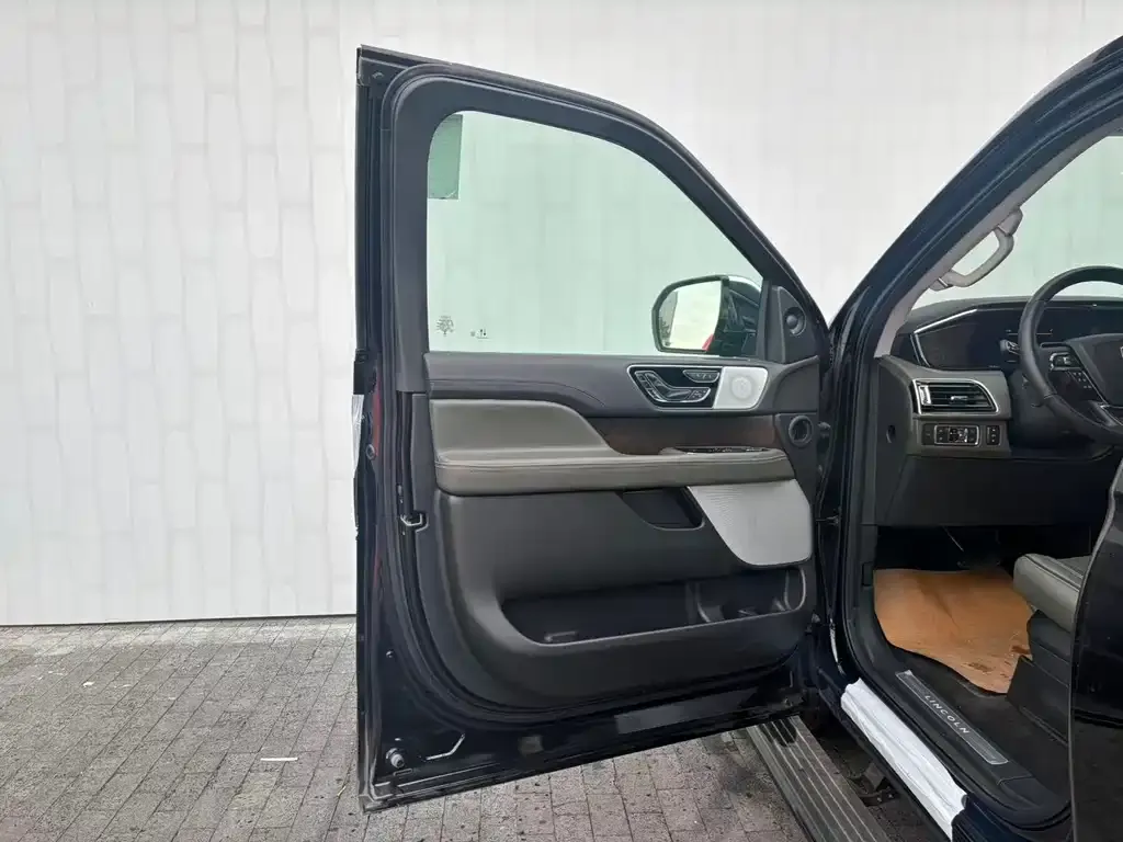 Lincoln Navigator — фото 10