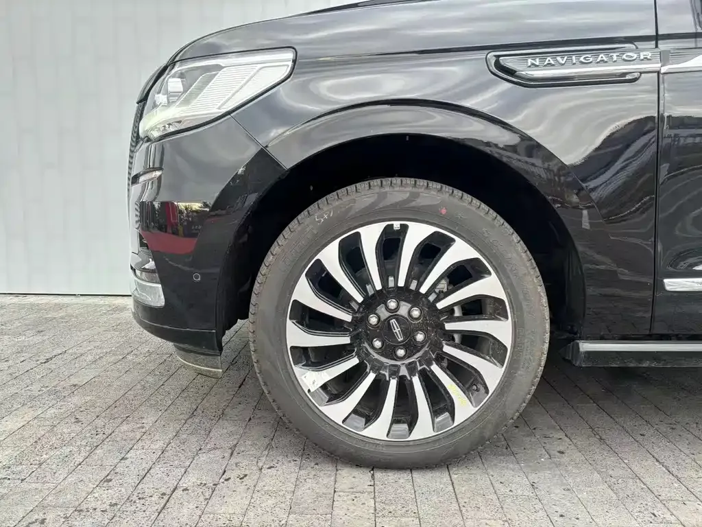 Lincoln Navigator — фото 9