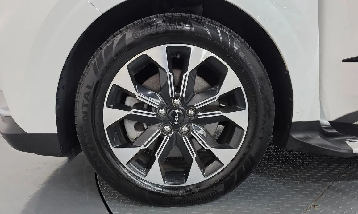 Kia Carnival — фото 10