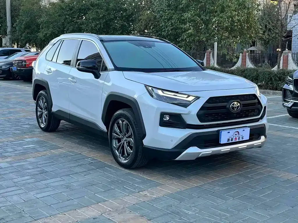 Toyota RAV4 — фото 9