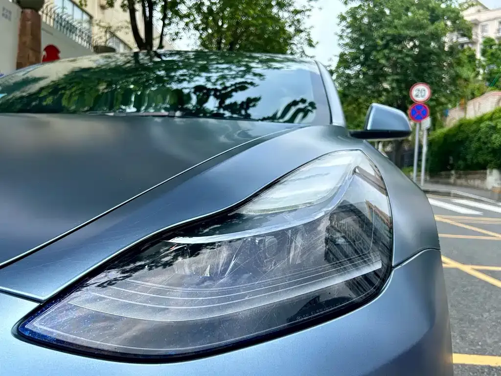 Tesla Model 3 — фото 3