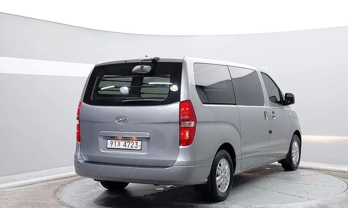 Hyundai Starex — фото 8