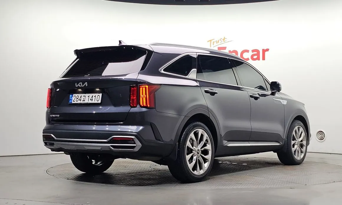 Kia Sorento — фото 8