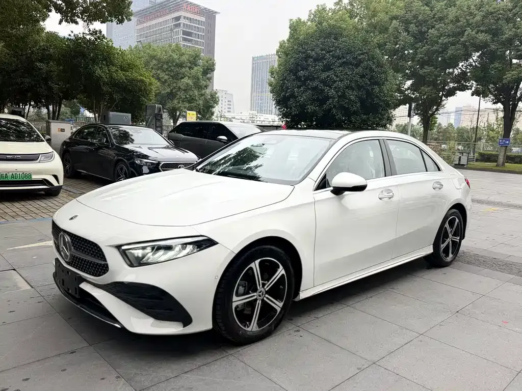 Mercedes-Benz A-Class — фото 1