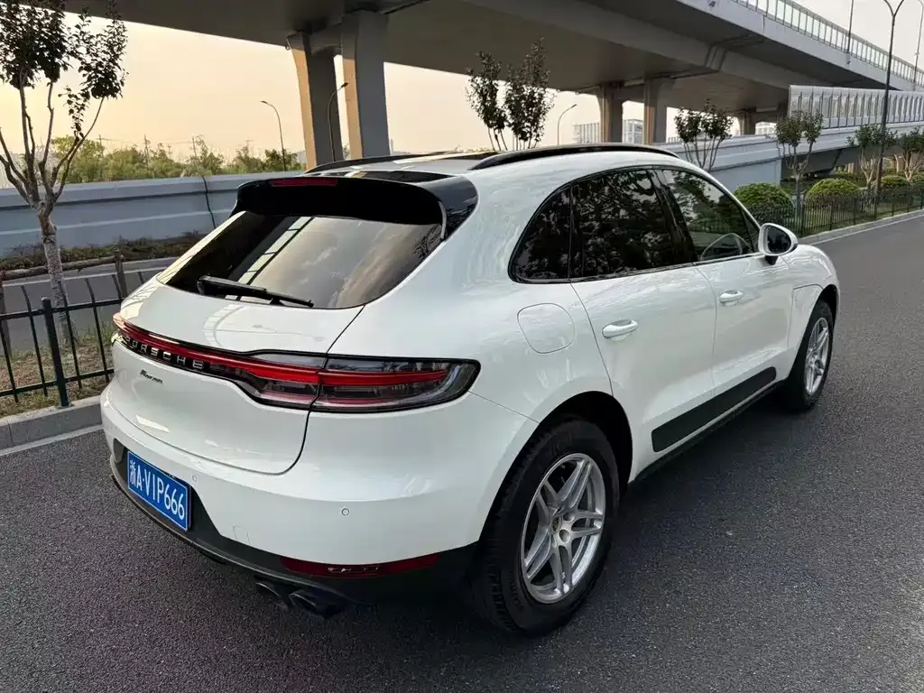 Porsche Macan — фото 7