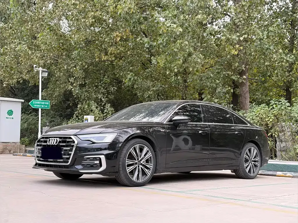 Audi A6L — фото 1