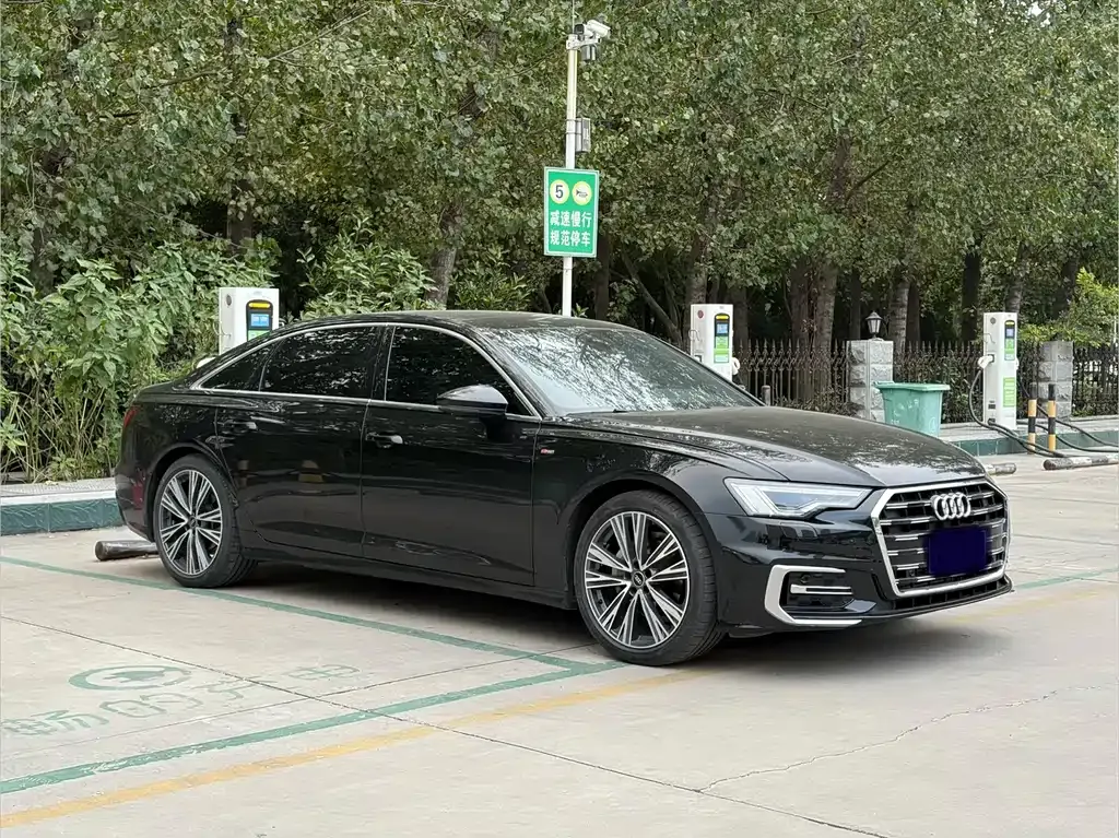 Audi A6L — фото 9