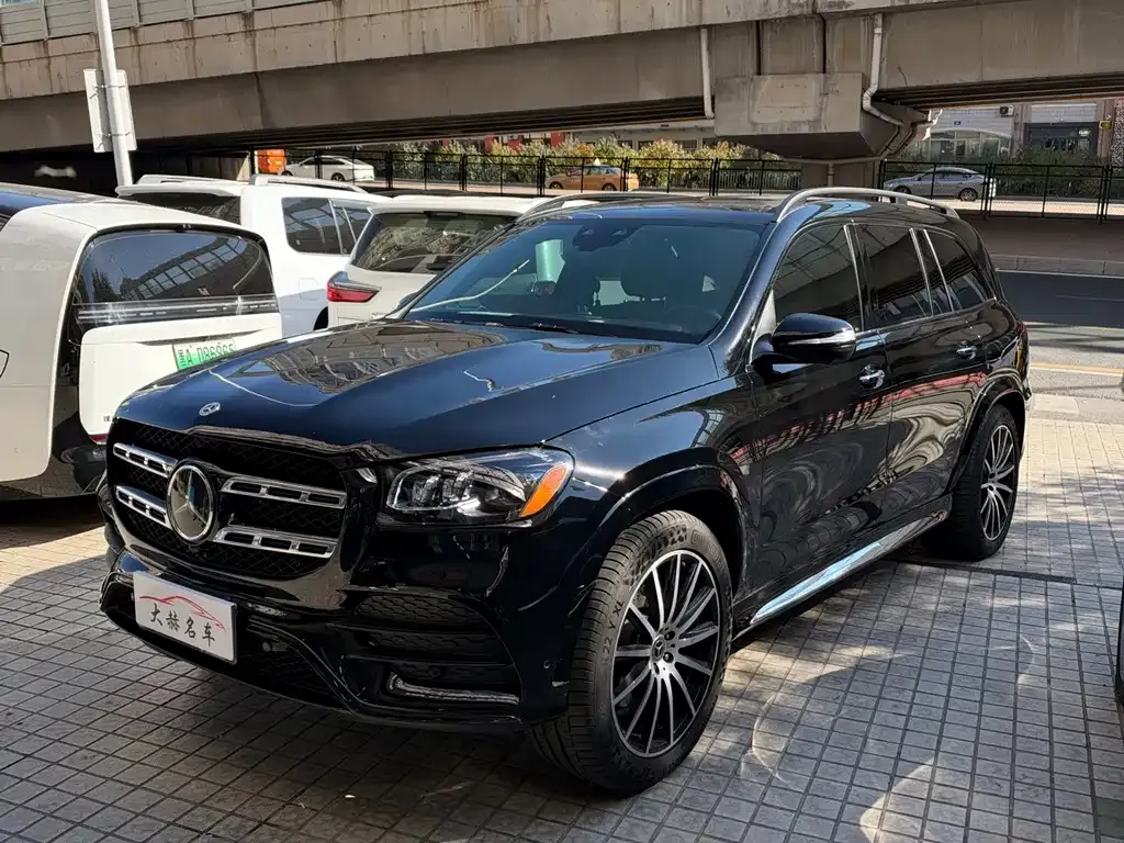 Mercedes-Benz GLS — фото 1