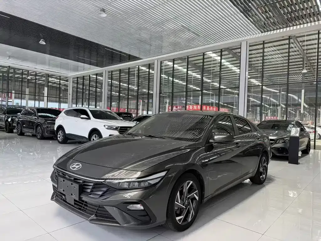 Hyundai Elantra — фото 9
