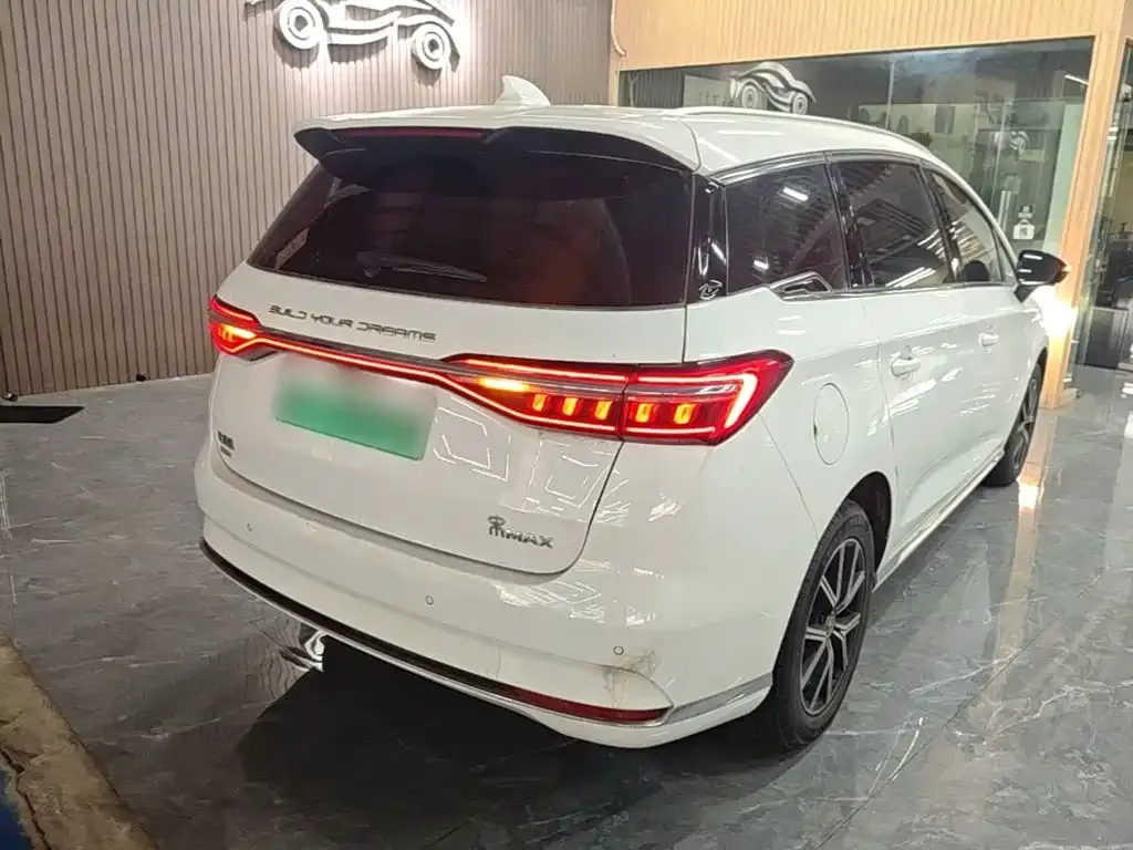BYD MAX New Energy — фото 4