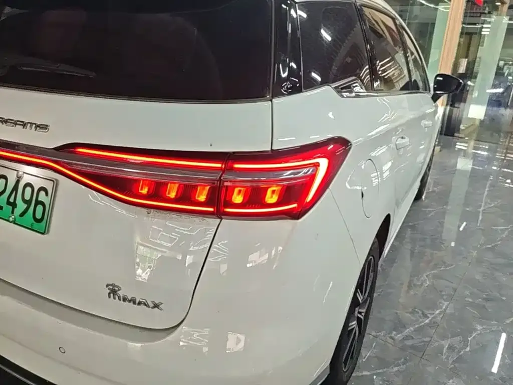 BYD MAX New Energy — фото 6